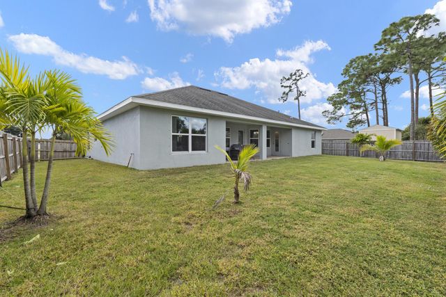 137 SW Pisces Terrace, Port St Lucie, FL 34984