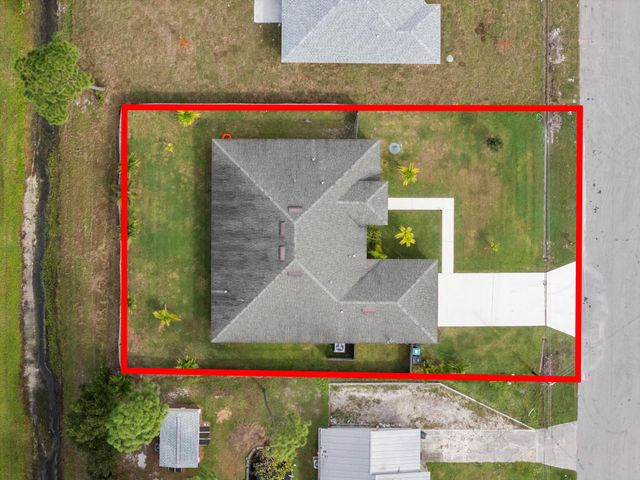 137 SW Pisces Terrace, Port St Lucie, FL 34984