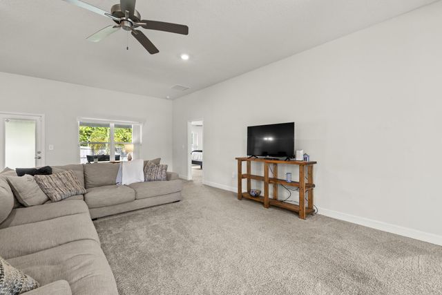 137 SW Pisces Terrace, Port St Lucie, FL 34984