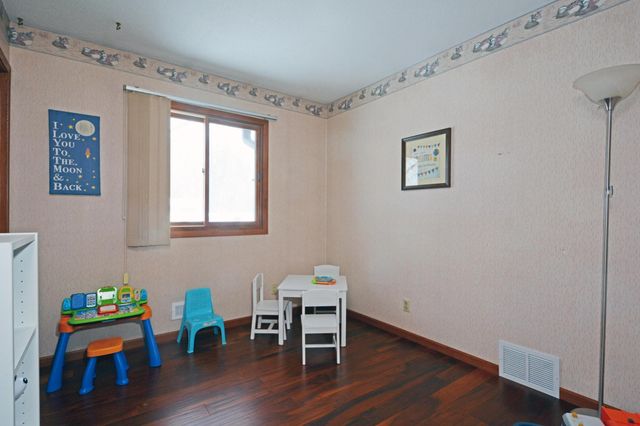 29 E 129th Street, Burnsville, MN 55337