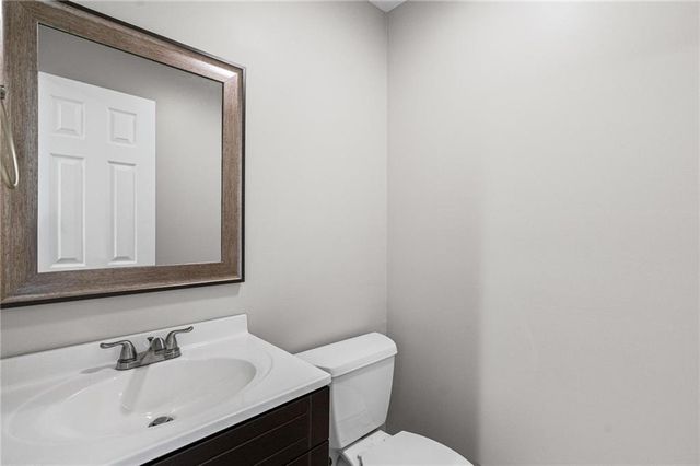 312 Ghost Creek Lane, Gardner, KS 66030