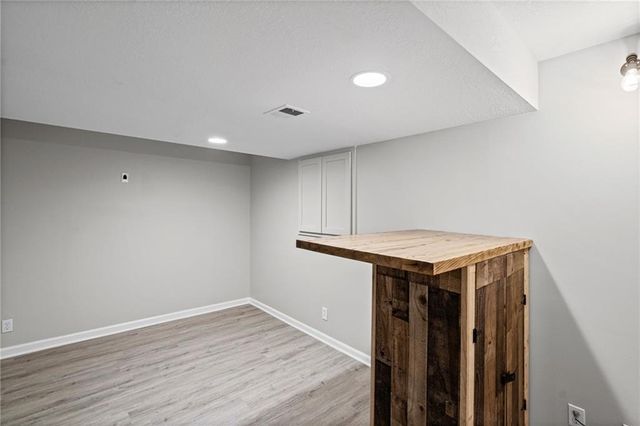 312 Ghost Creek Lane, Gardner, KS 66030