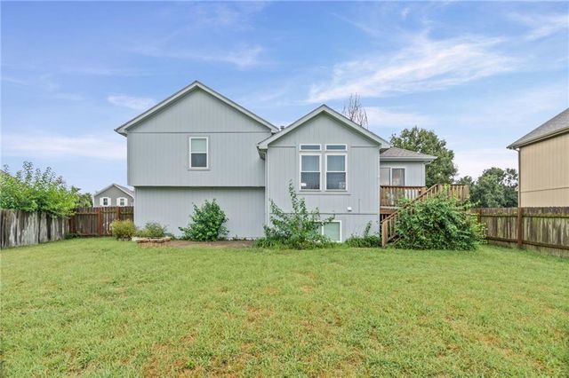 312 Ghost Creek Lane, Gardner, KS 66030