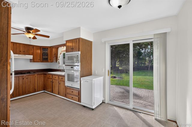 88 Dayton Street, Oxford Village, MI 48371