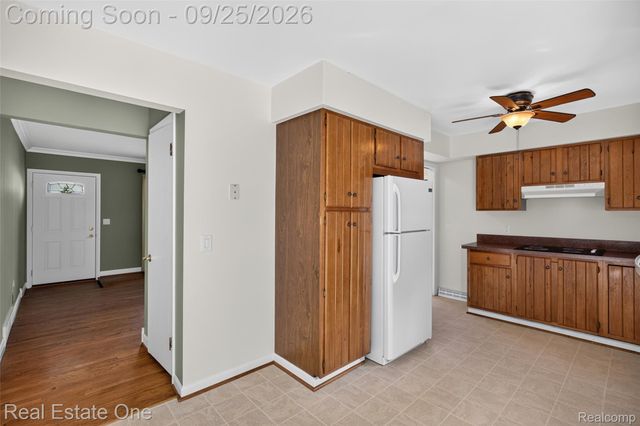 88 Dayton Street, Oxford Village, MI 48371