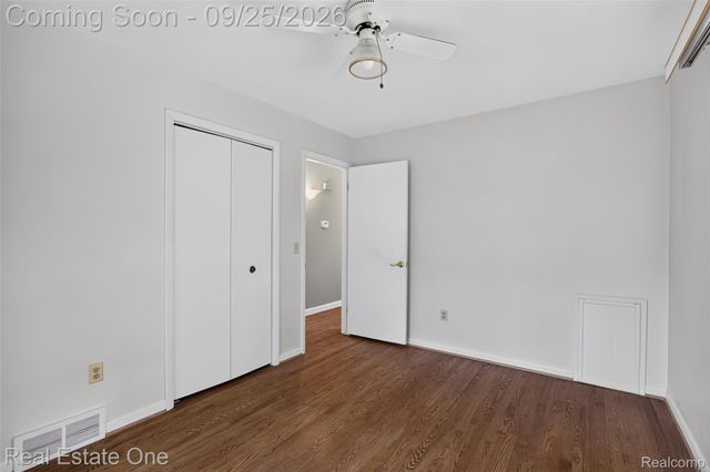 88 Dayton Street, Oxford Village, MI 48371