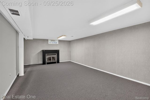 88 Dayton Street, Oxford Village, MI 48371