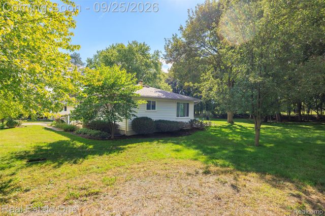 88 Dayton Street, Oxford Village, MI 48371