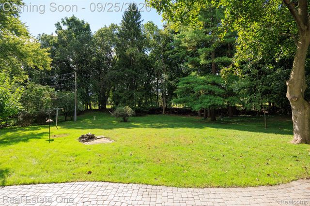 88 Dayton Street, Oxford Village, MI 48371