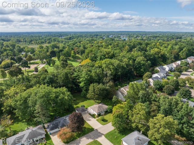 88 Dayton Street, Oxford Village, MI 48371