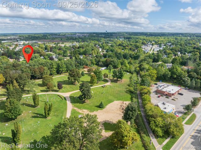 88 Dayton Street, Oxford Village, MI 48371