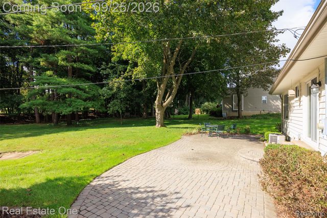 88 Dayton Street, Oxford Village, MI 48371