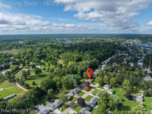 88 Dayton Street, Oxford Village, MI 48371