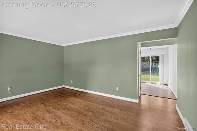 88 Dayton Street, Oxford Village, MI 48371