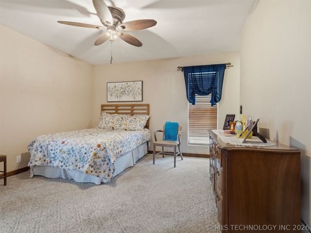 10619 S 137th West Avenue, Sapulpa, OK 74066
