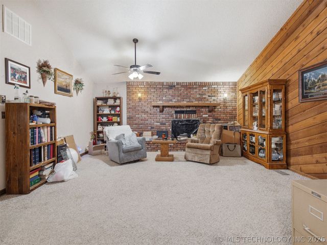10619 S 137th West Avenue, Sapulpa, OK 74066