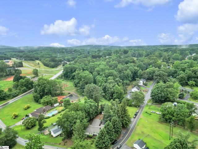 103 Forest Avenue, Landrum, SC 29356