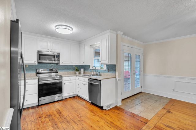 103 Forest Avenue, Landrum, SC 29356