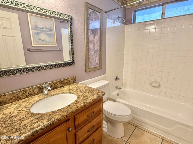 3943 W Whispering Wind Drive, Glendale, AZ 85310