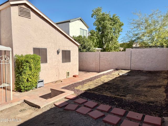 3943 W Whispering Wind Drive, Glendale, AZ 85310