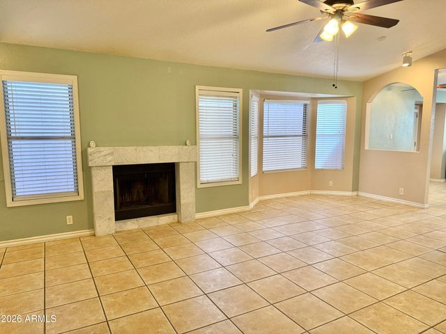 3943 W Whispering Wind Drive, Glendale, AZ 85310