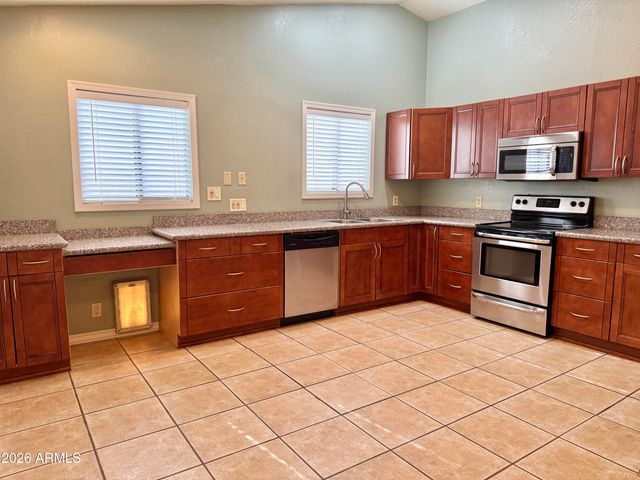 3943 W Whispering Wind Drive, Glendale, AZ 85310