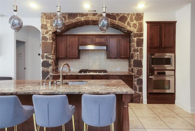 22 Sandwell Place, Spring, TX 77389