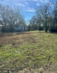 705 W Jefferson Avenue, Whitney, TX 76692