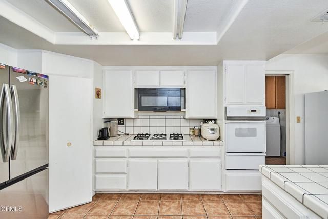 9527 Riggins Road, Phelan, CA 92371