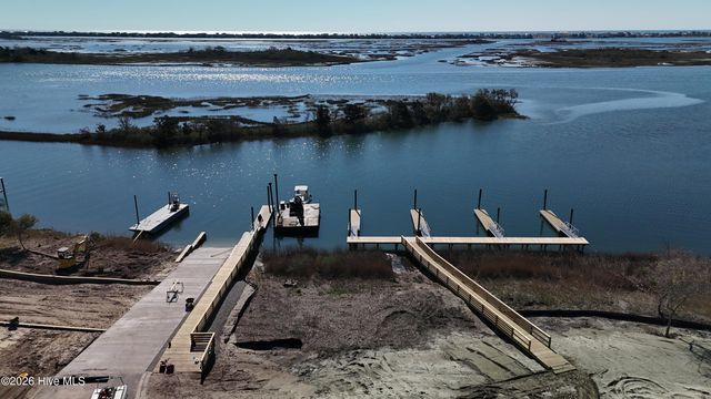 55 Dockside Drive, Hampstead, NC 28443