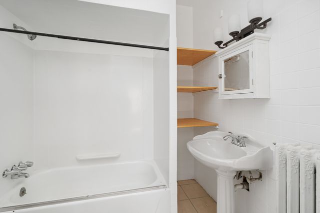 411 N Arlington Heights Road, Arlington Heights, IL 60004