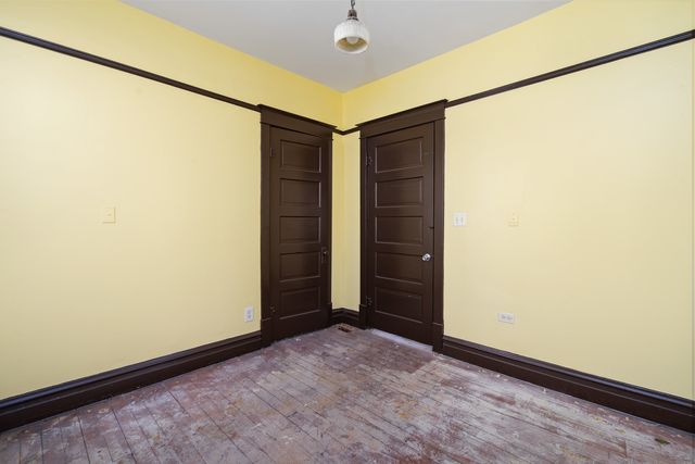 411 N Arlington Heights Road, Arlington Heights, IL 60004