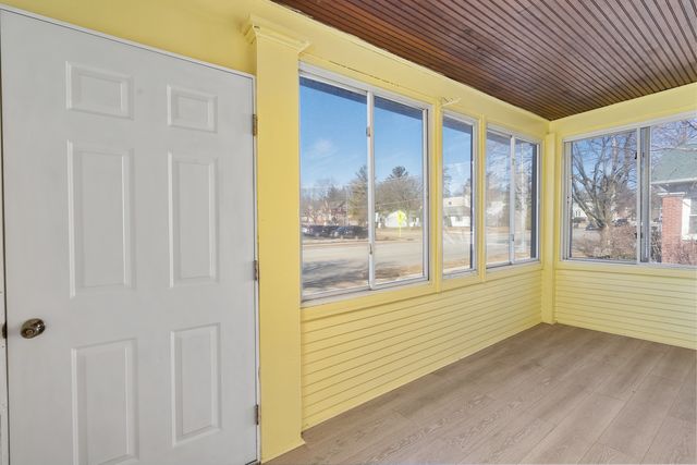 411 N Arlington Heights Road, Arlington Heights, IL 60004