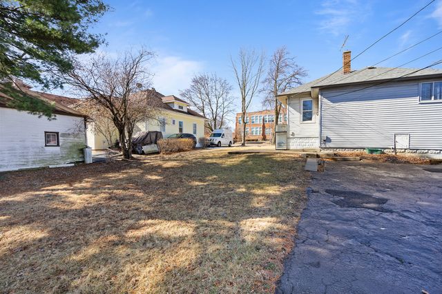 411 N Arlington Heights Road, Arlington Heights, IL 60004