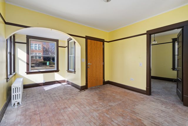 411 N Arlington Heights Road, Arlington Heights, IL 60004