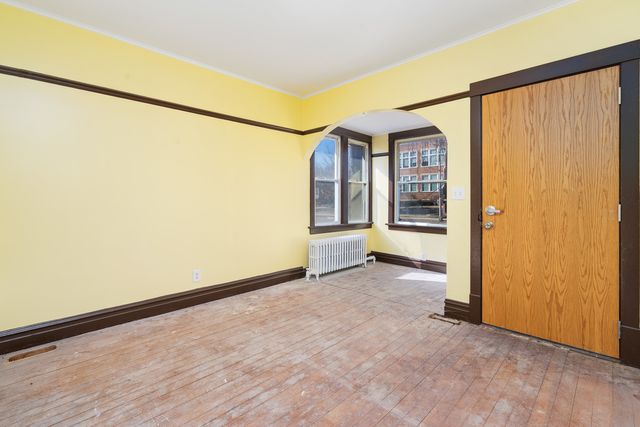 411 N Arlington Heights Road, Arlington Heights, IL 60004
