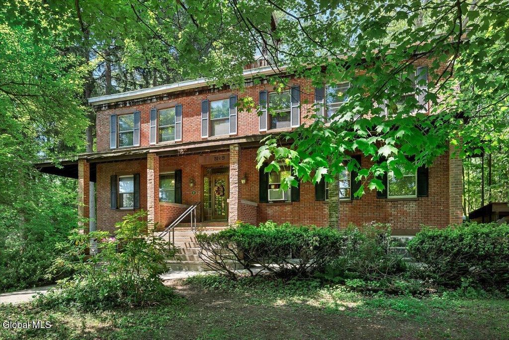 962 Main Street, Clifton Park, NY 12065