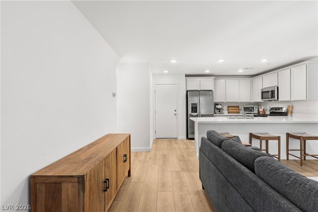 6308 Foxes Dale Street, Las Vegas, NV 89166