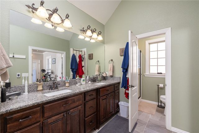 6110 W Persimmon Street, Fayetteville, AR 72704