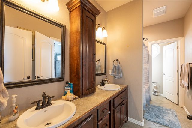 6110 W Persimmon Street, Fayetteville, AR 72704