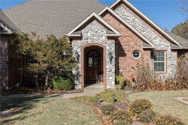 6110 W Persimmon Street, Fayetteville, AR 72704