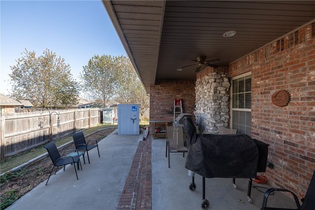 6110 W Persimmon Street, Fayetteville, AR 72704