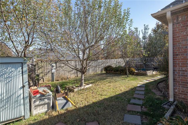 6110 W Persimmon Street, Fayetteville, AR 72704