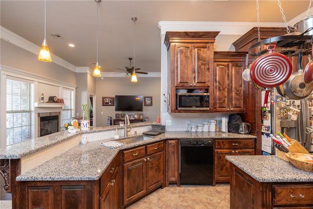 6110 W Persimmon Street, Fayetteville, AR 72704