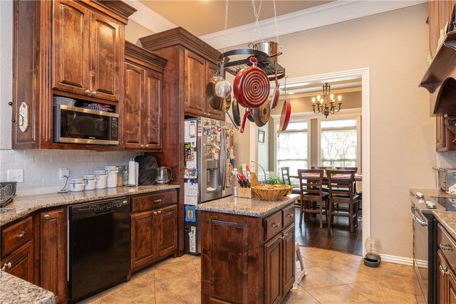 6110 W Persimmon Street, Fayetteville, AR 72704