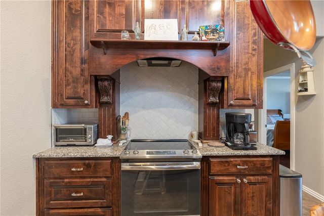 6110 W Persimmon Street, Fayetteville, AR 72704