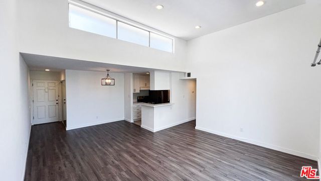 5700 Etiwanda Avenue 257, Tarzana, CA 91356