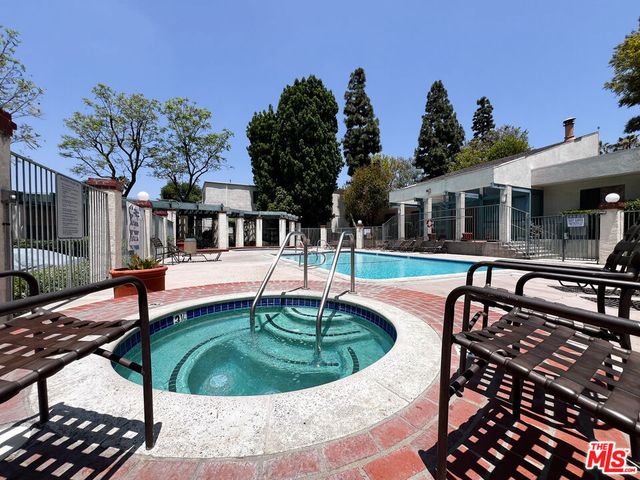 5700 Etiwanda Avenue 257, Tarzana, CA 91356