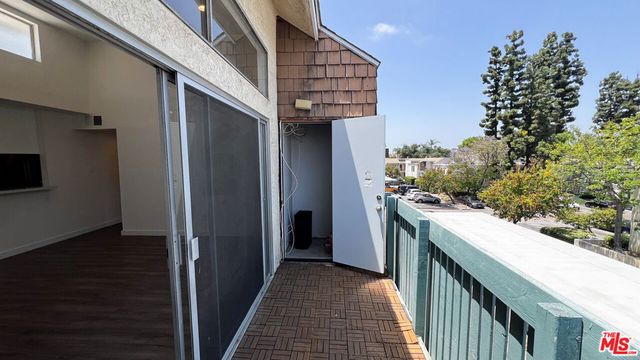 5700 Etiwanda Avenue 257, Tarzana, CA 91356