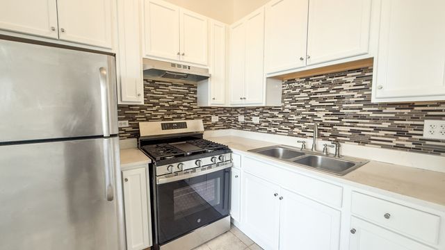 317 S Homan Avenue 3E, Chicago, IL 60624